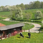 宏特姆度假屋 *