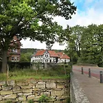 宏特姆度假屋 *