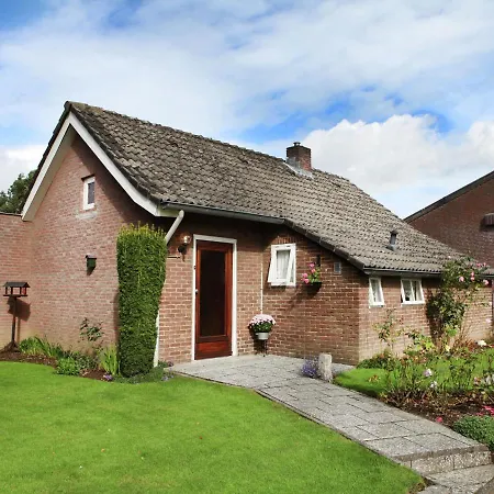 Holiday home Tranquil In *